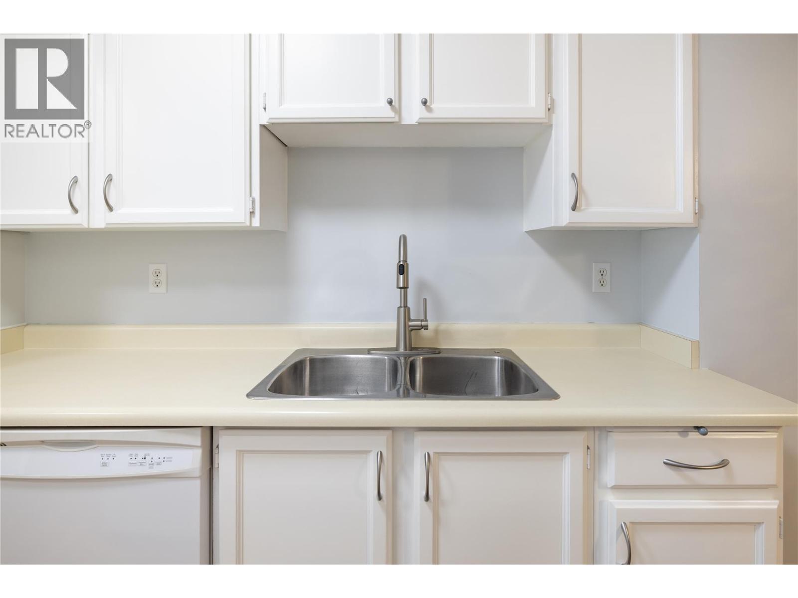 305 575 Sutherland Avenue, Kelowna