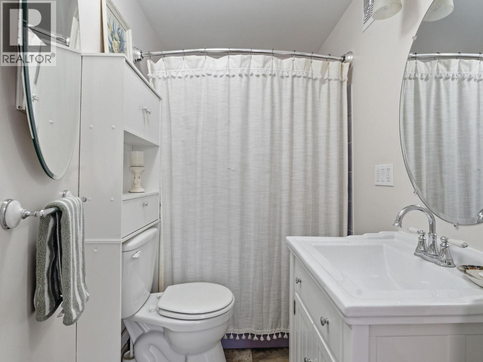 3090 Smith Creek Road, West Kelowna