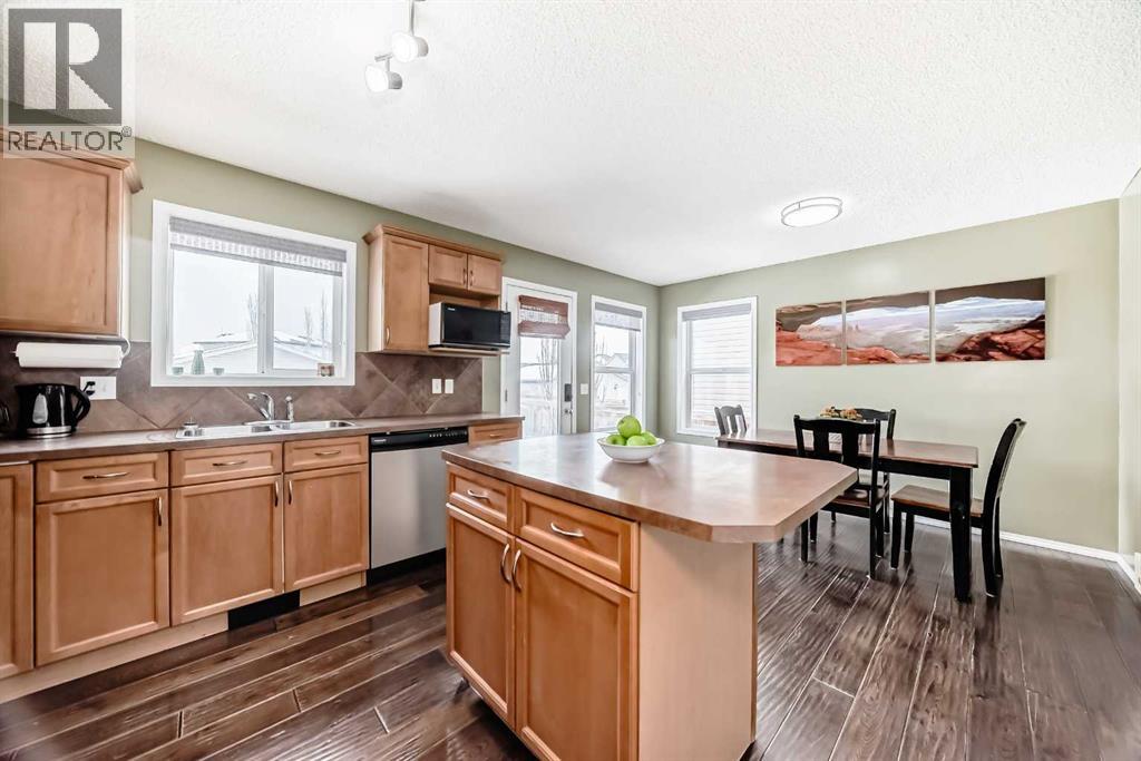Single Family House for Sale in  covepark Rise NE Coventry Hills Calgary 