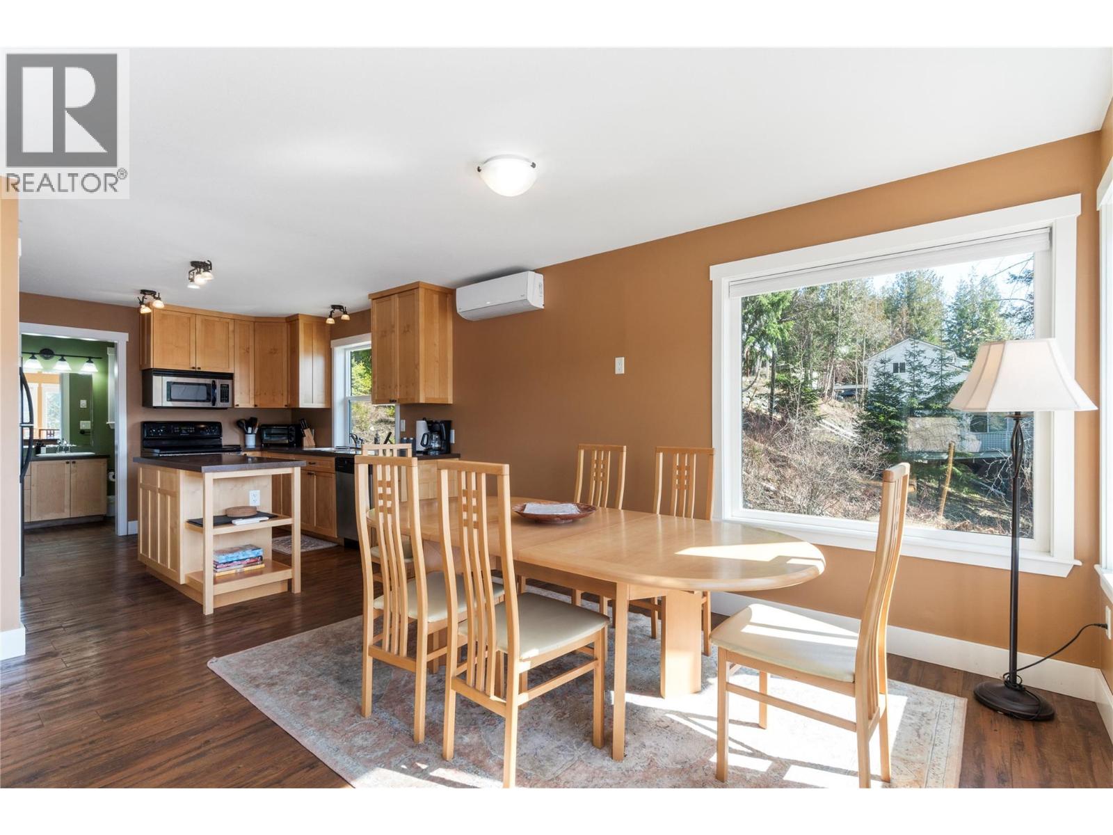 7577 Squilax Anglemont Road, Anglemont