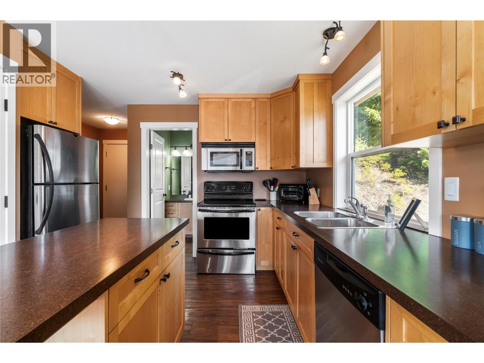 7577 Squilax Anglemont Road - 23