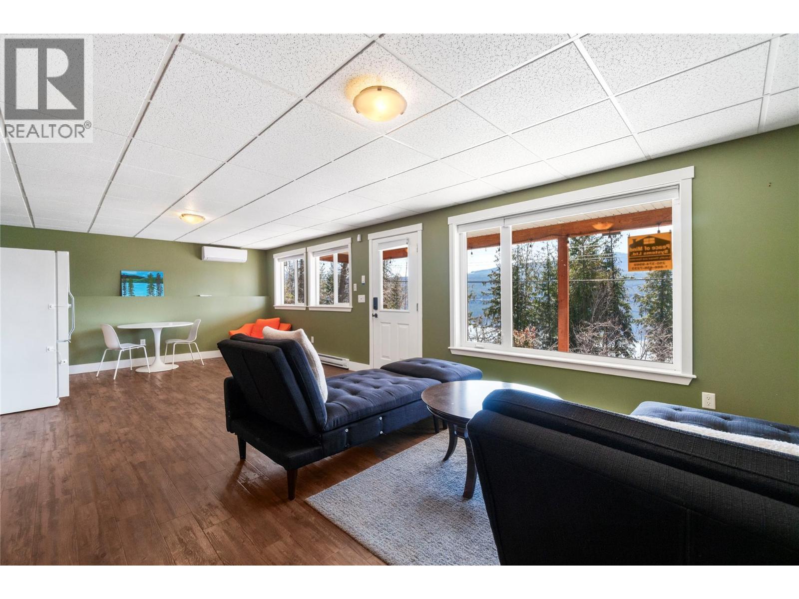 7577 Squilax Anglemont Road, Anglemont