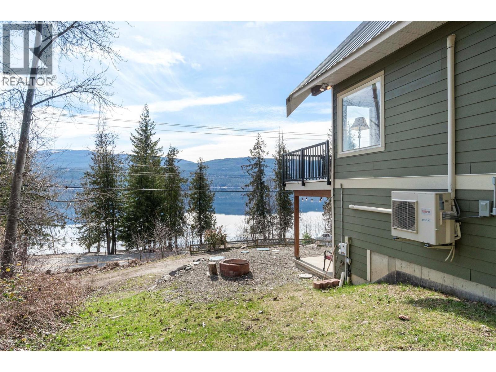 7577 Squilax Anglemont Road - 38