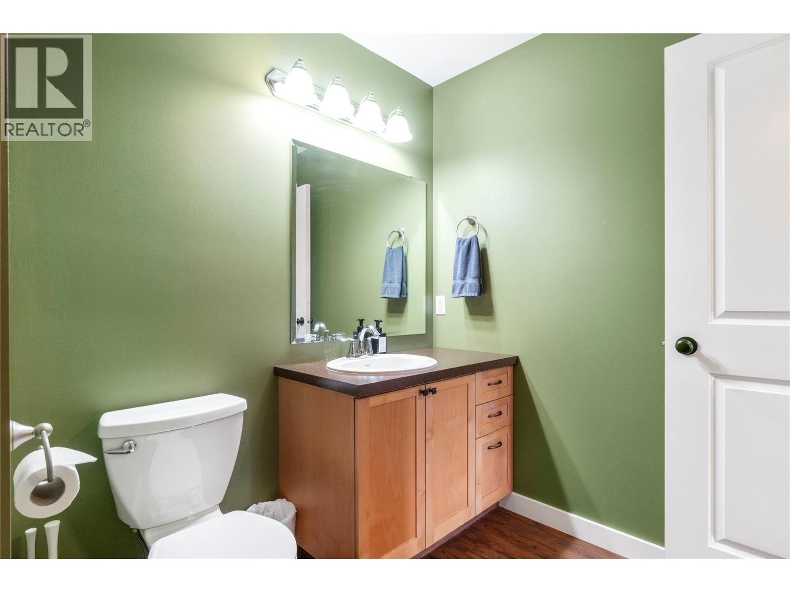 7577 Squilax Anglemont Road - 34