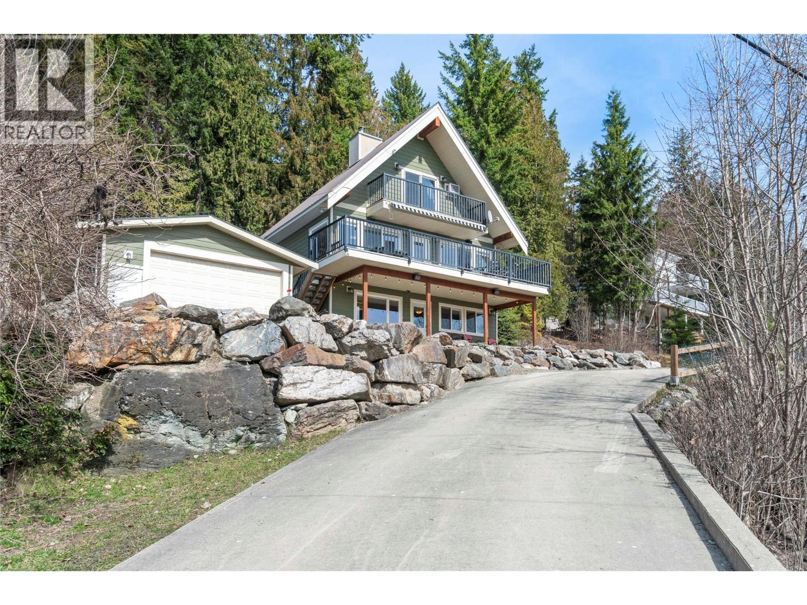 7577 Squilax Anglemont Road, Anglemont