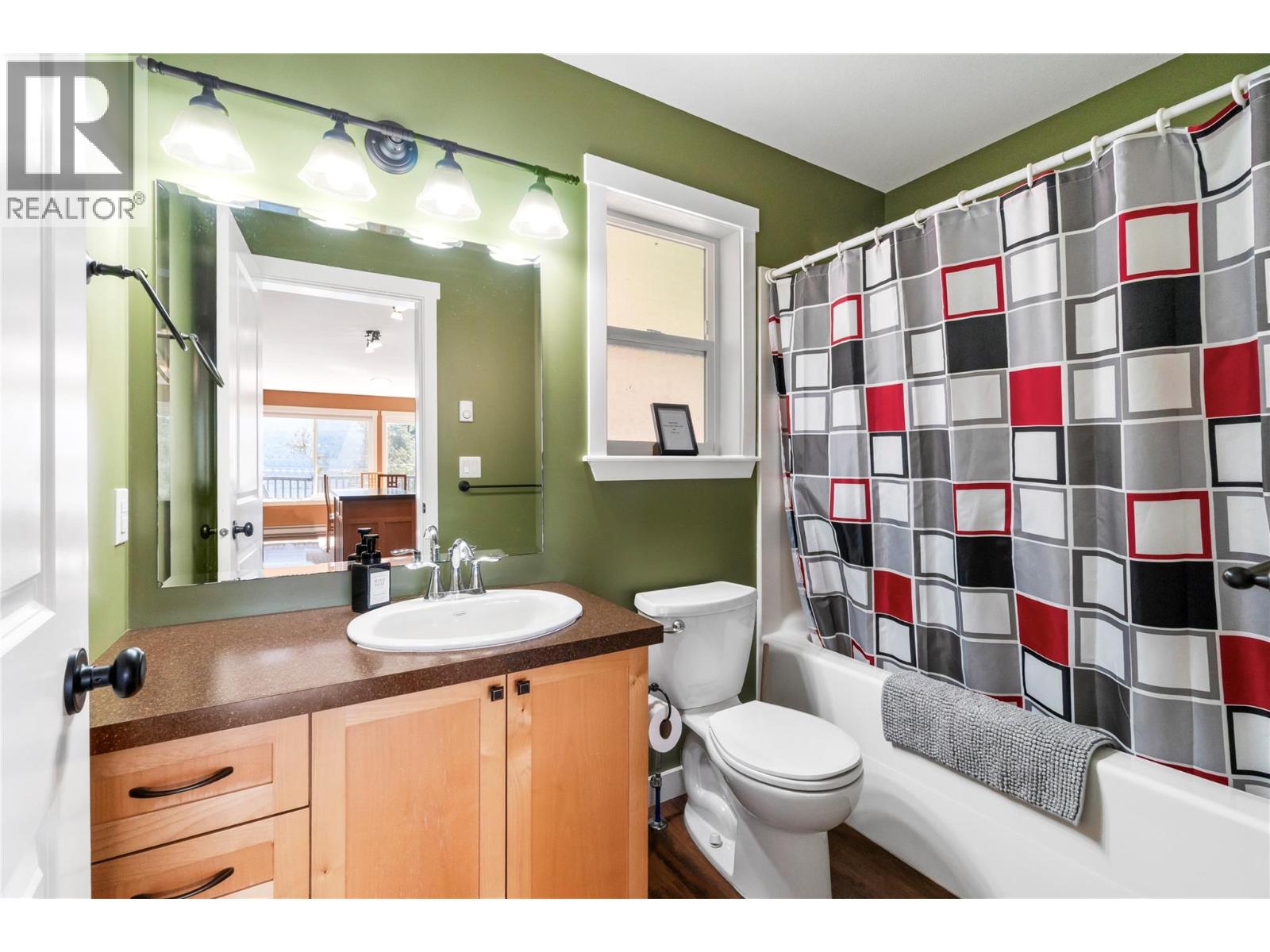 7577 Squilax Anglemont Road, Anglemont