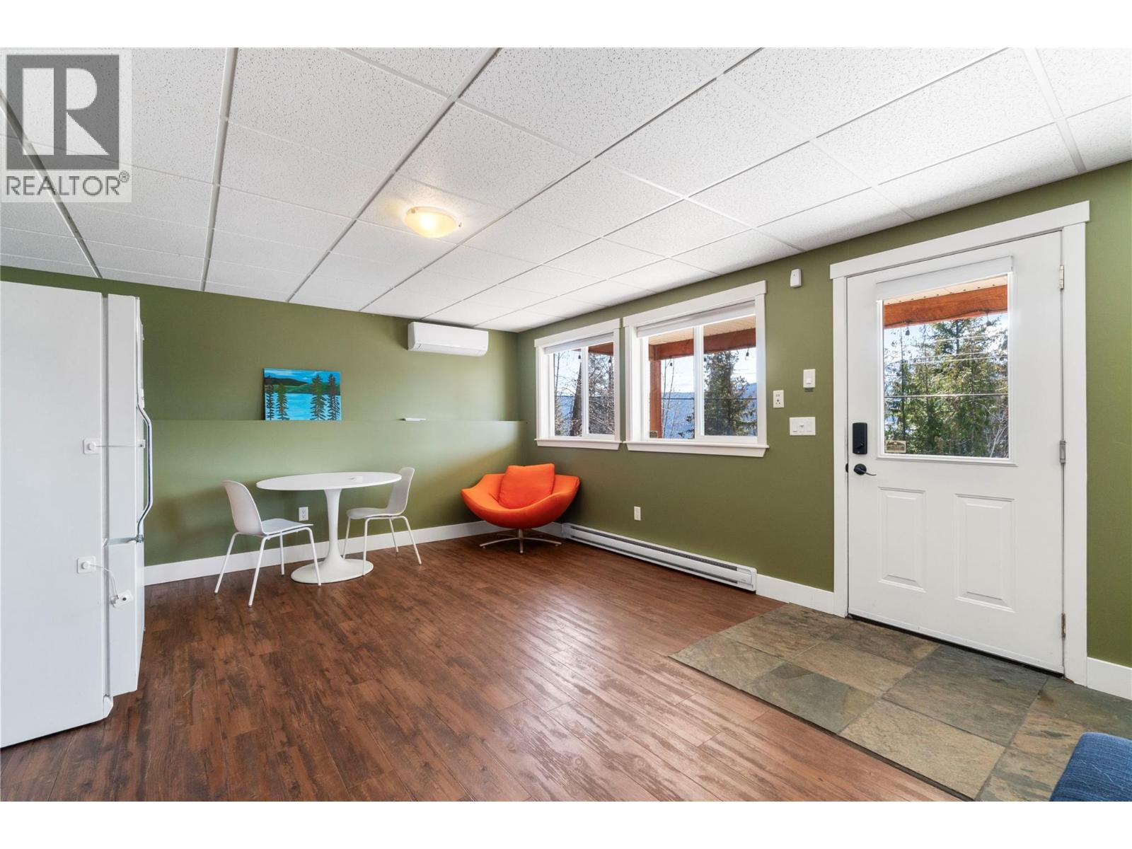 7577 Squilax Anglemont Road, Anglemont