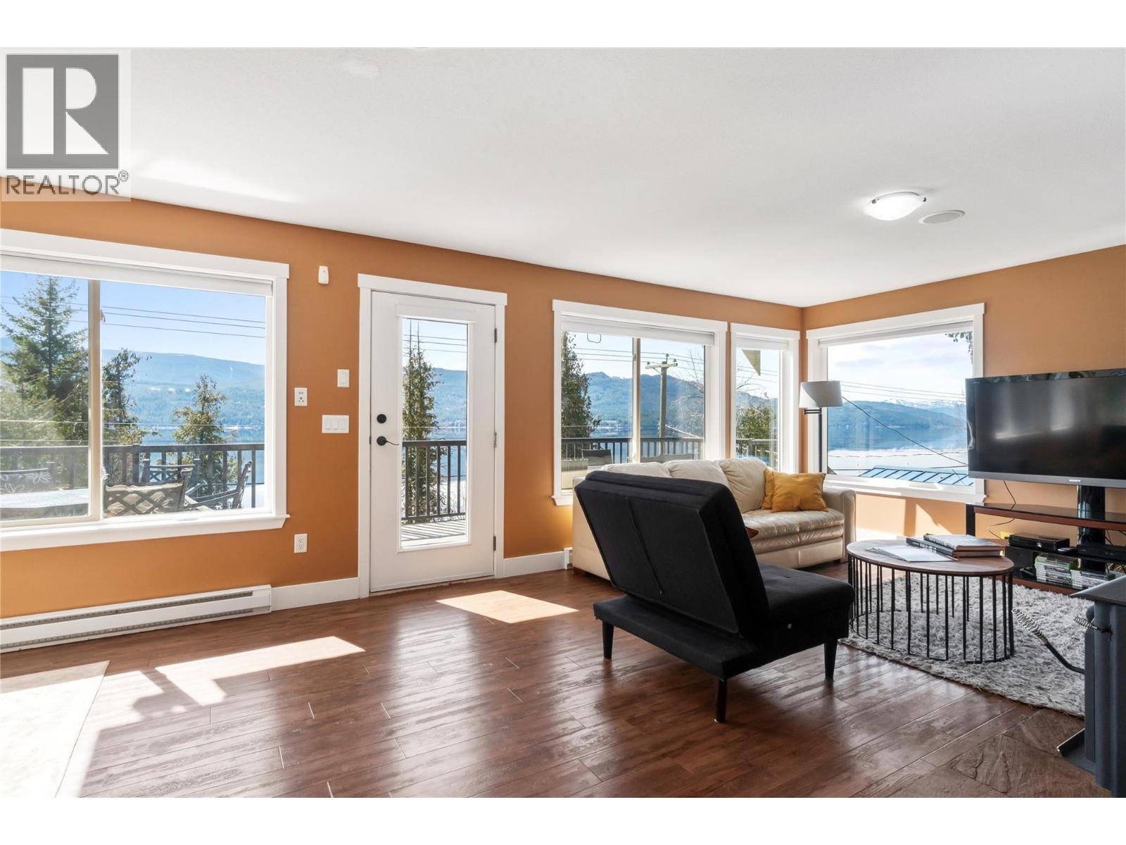 7577 Squilax Anglemont Road, Anglemont