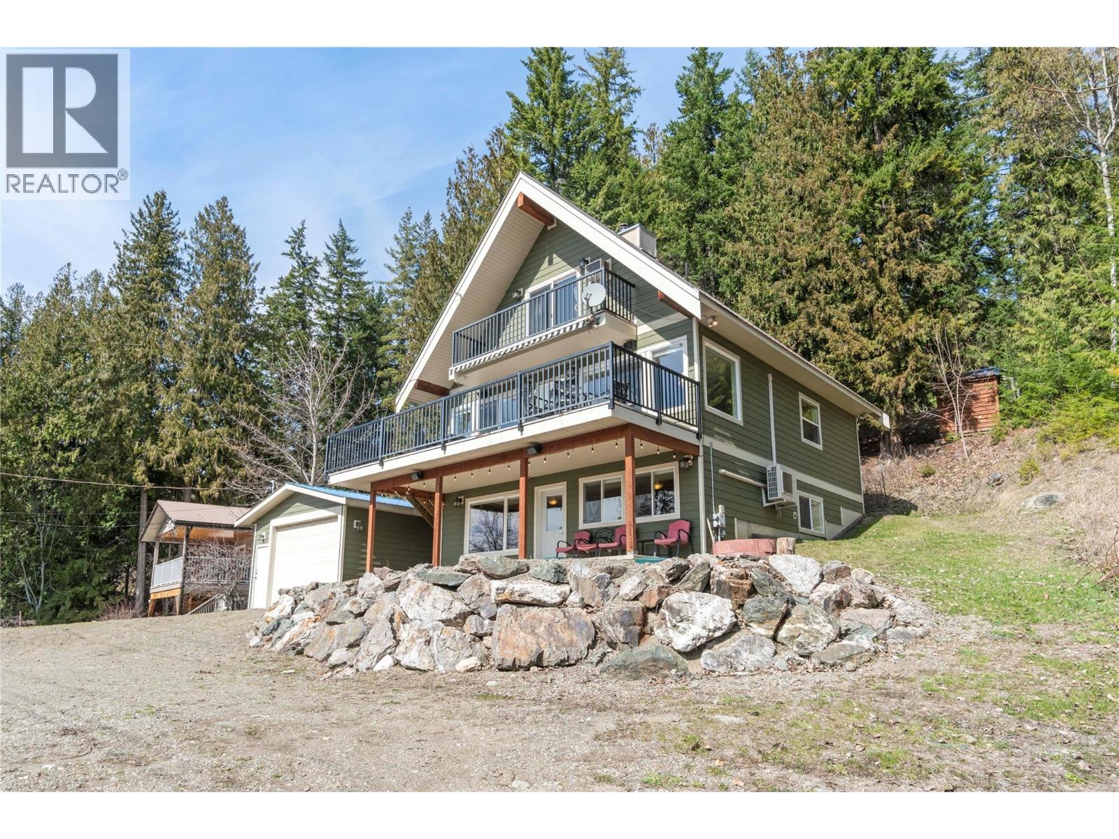 7577 Squilax Anglemont Road, Anglemont