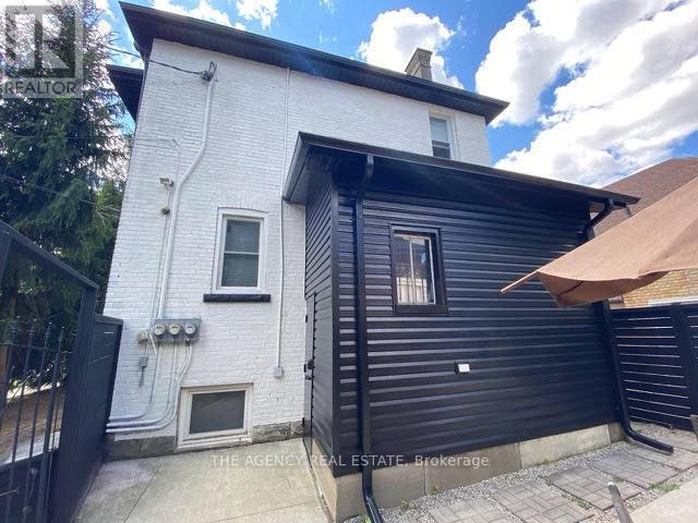 870 QUEENS AVENUE - 5