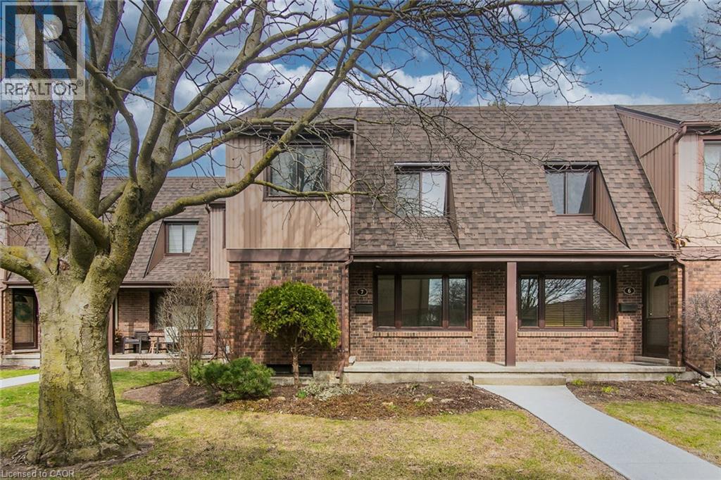 #7 279 SANDOWNE Drive - 3