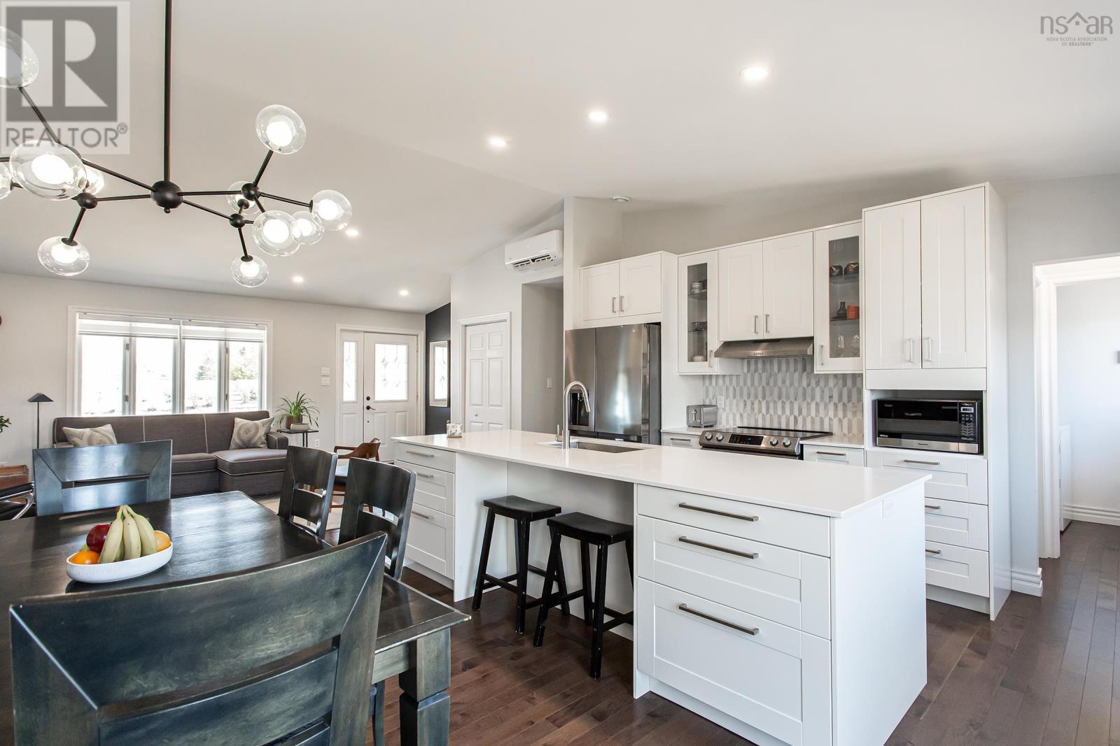 Property 15 of 33 of 557 McClair Avenue