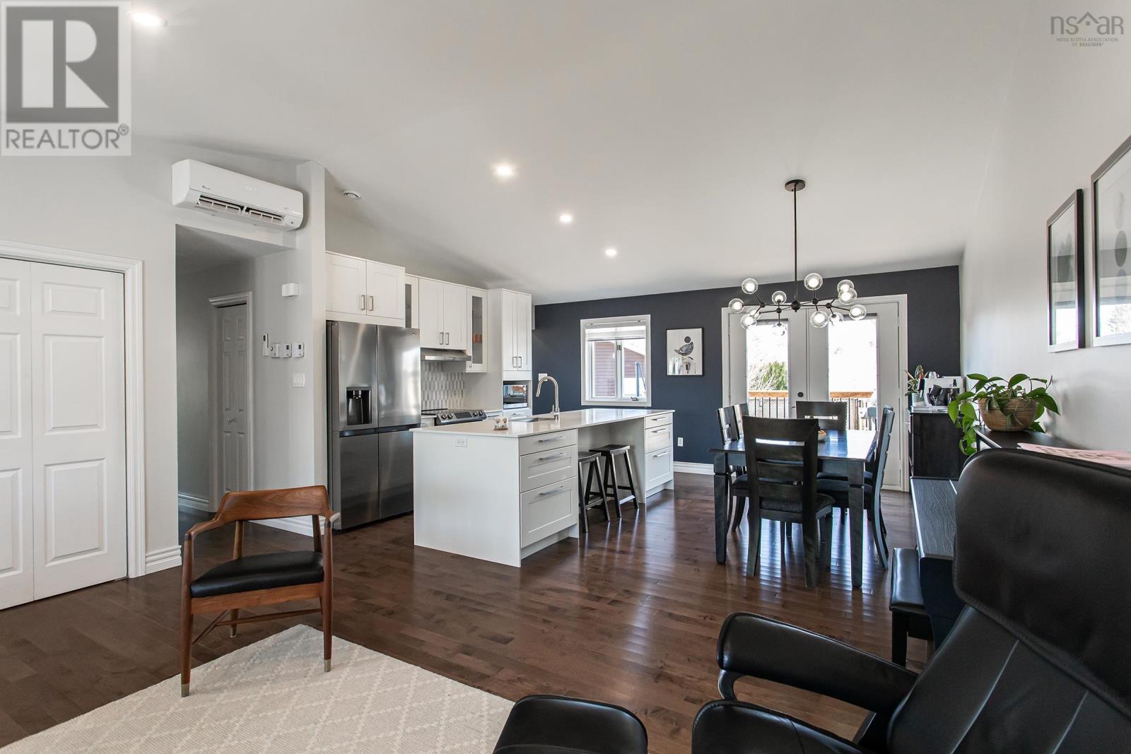 Property 13 of 33 of 557 McClair Avenue