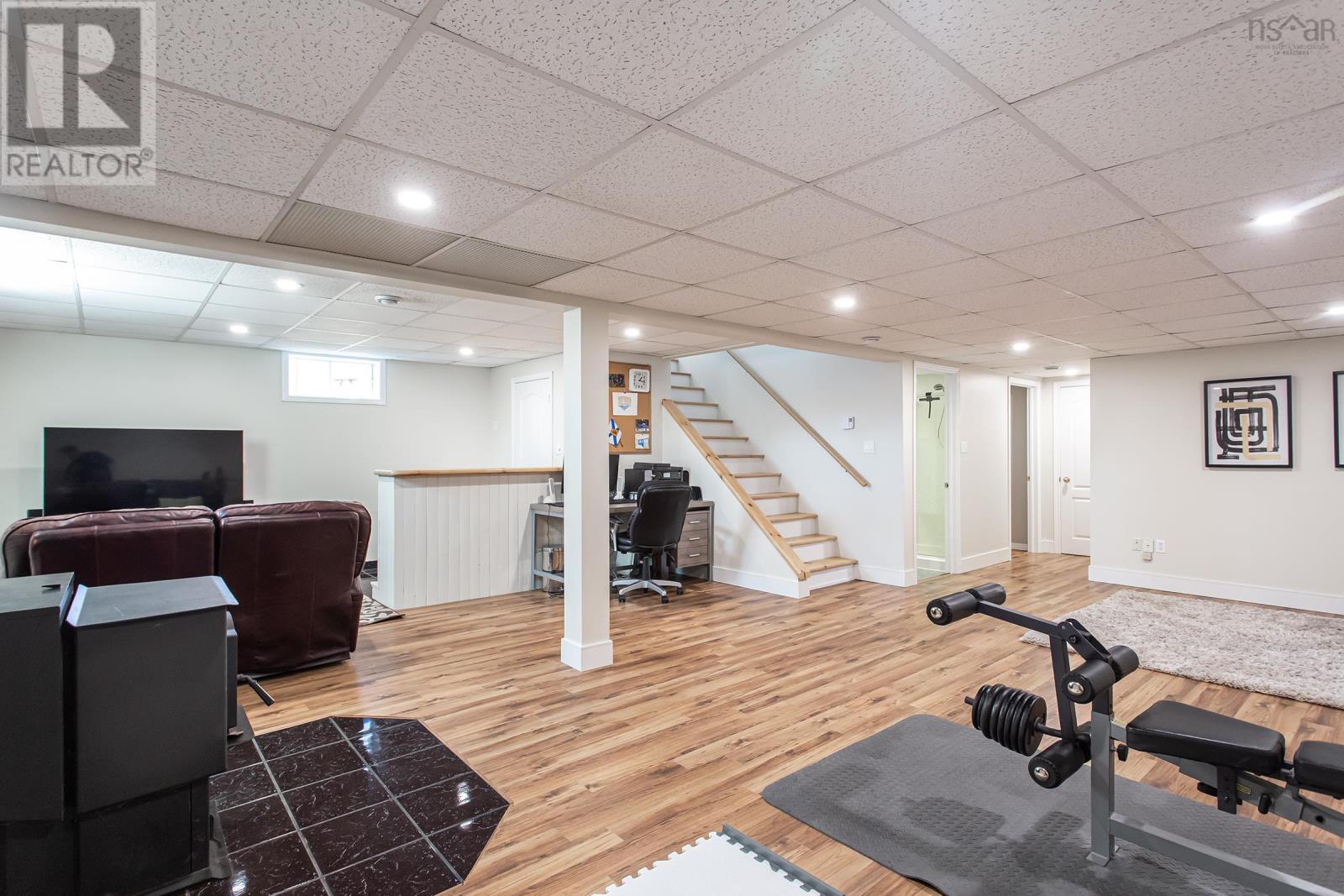 Property 27 of 33 of 557 McClair Avenue