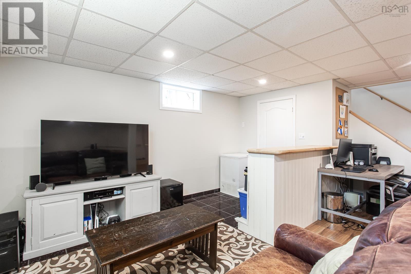 Property 29 of 33 of 557 McClair Avenue