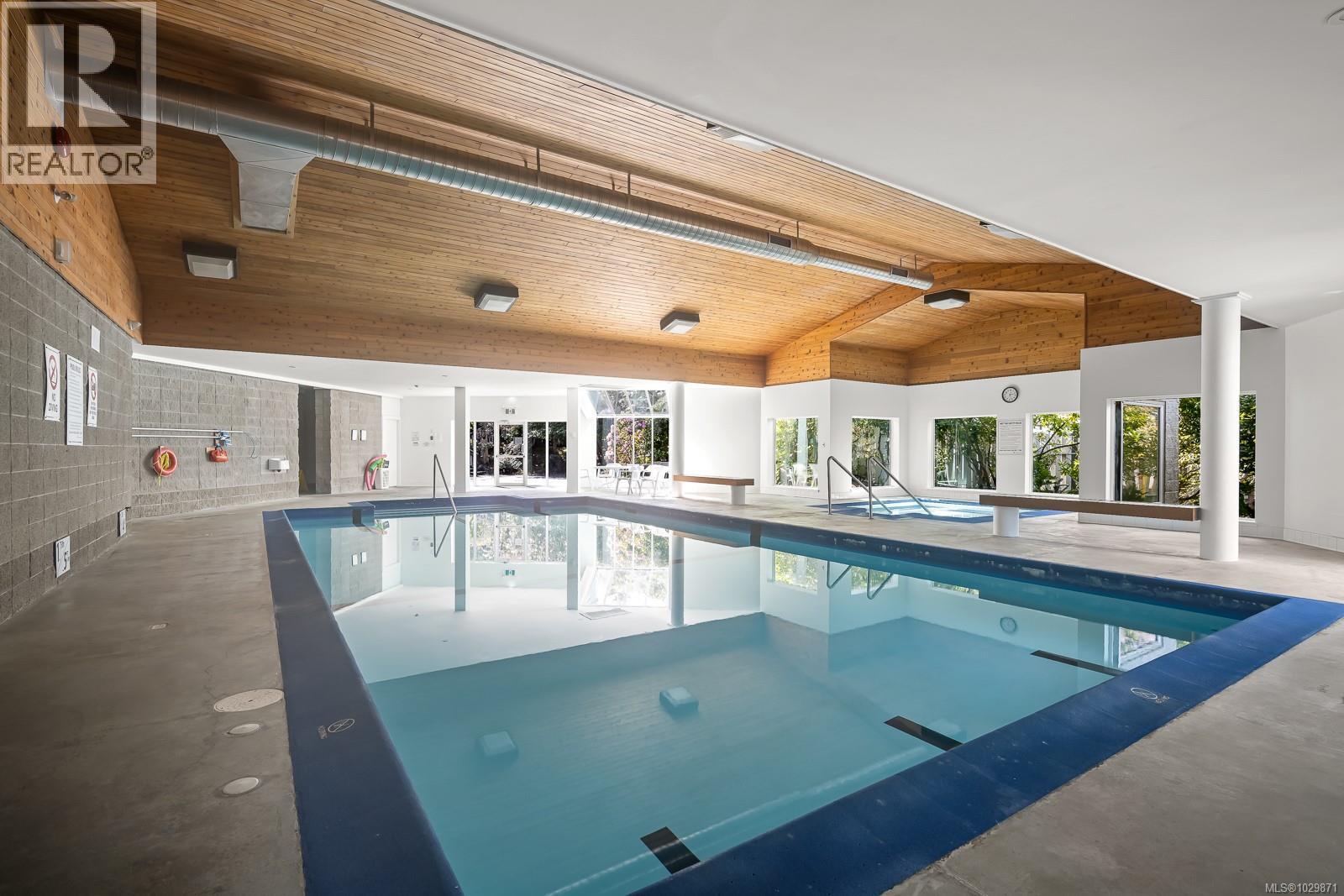 #3303 27 ISLAND HWY S - 6