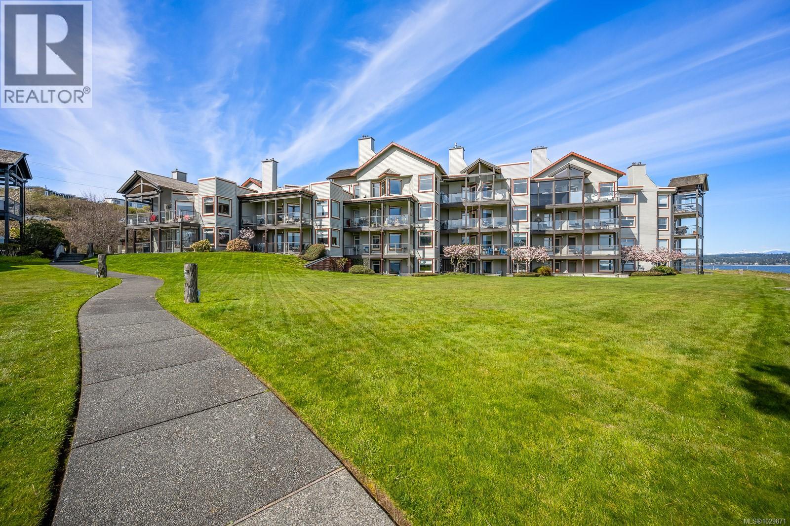 #3303 27 ISLAND HWY S - 63