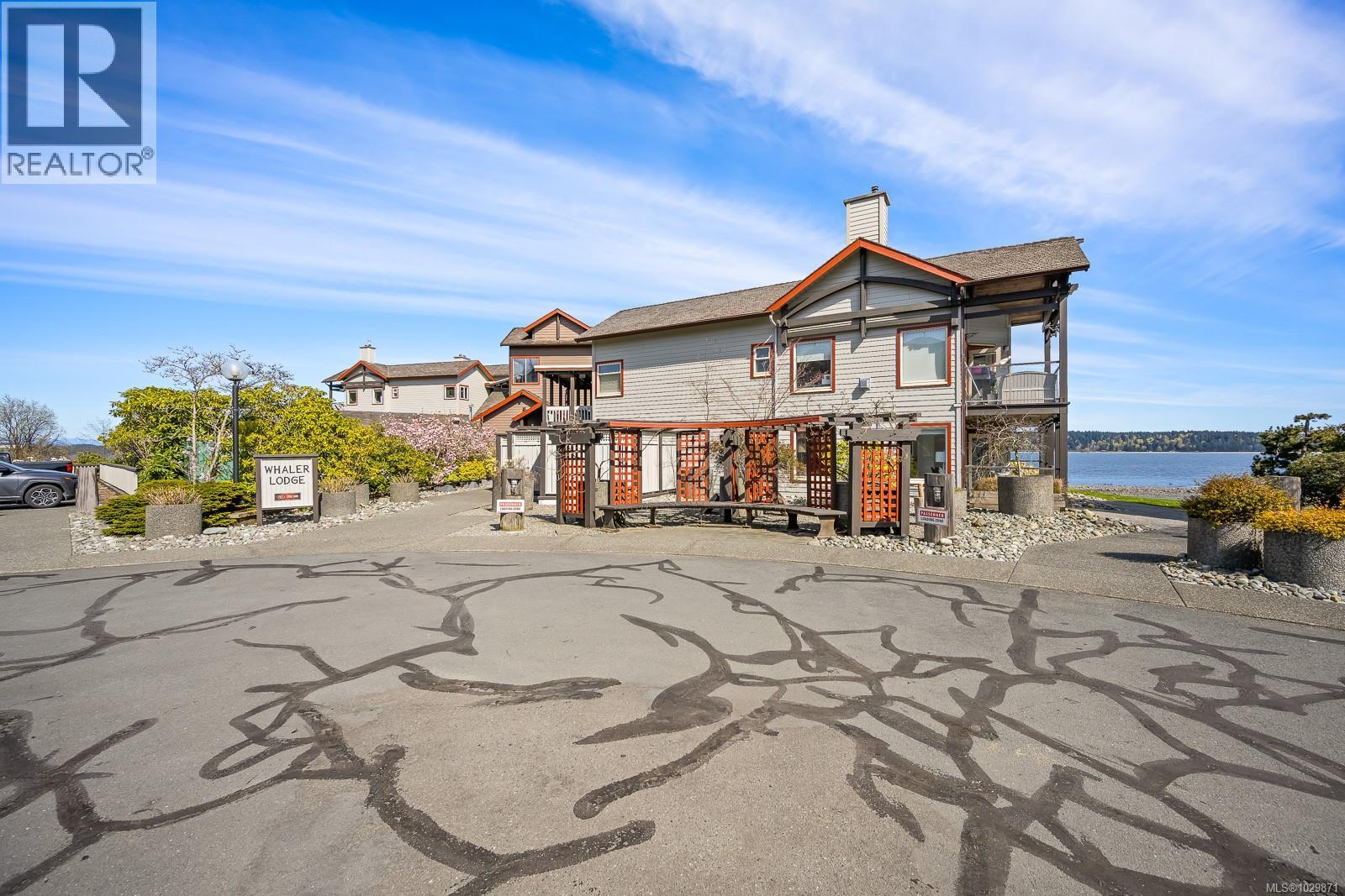 #3303 27 ISLAND HWY S - 59