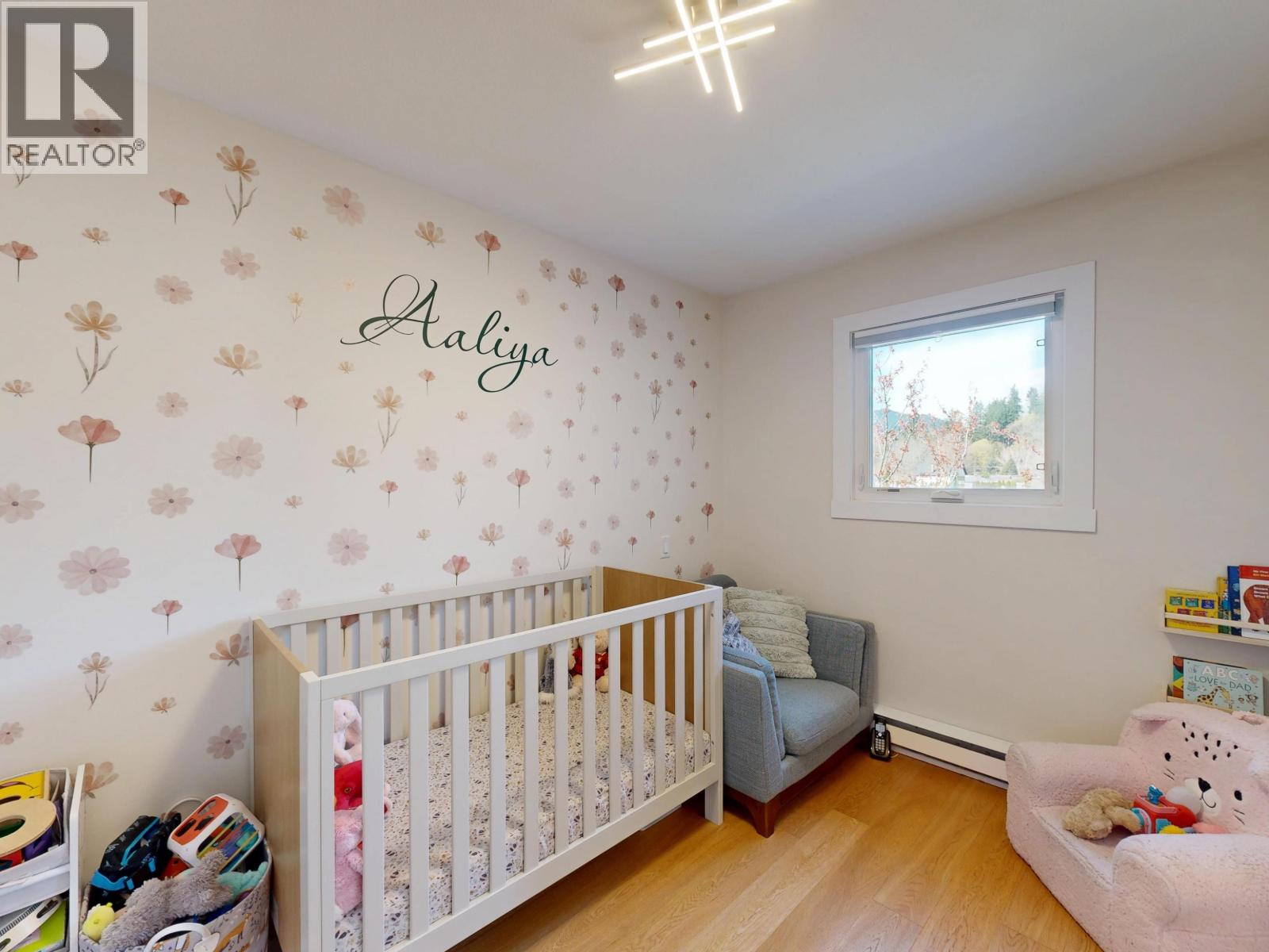 304 1528 BOWSER AVENUE, North Vancouver
