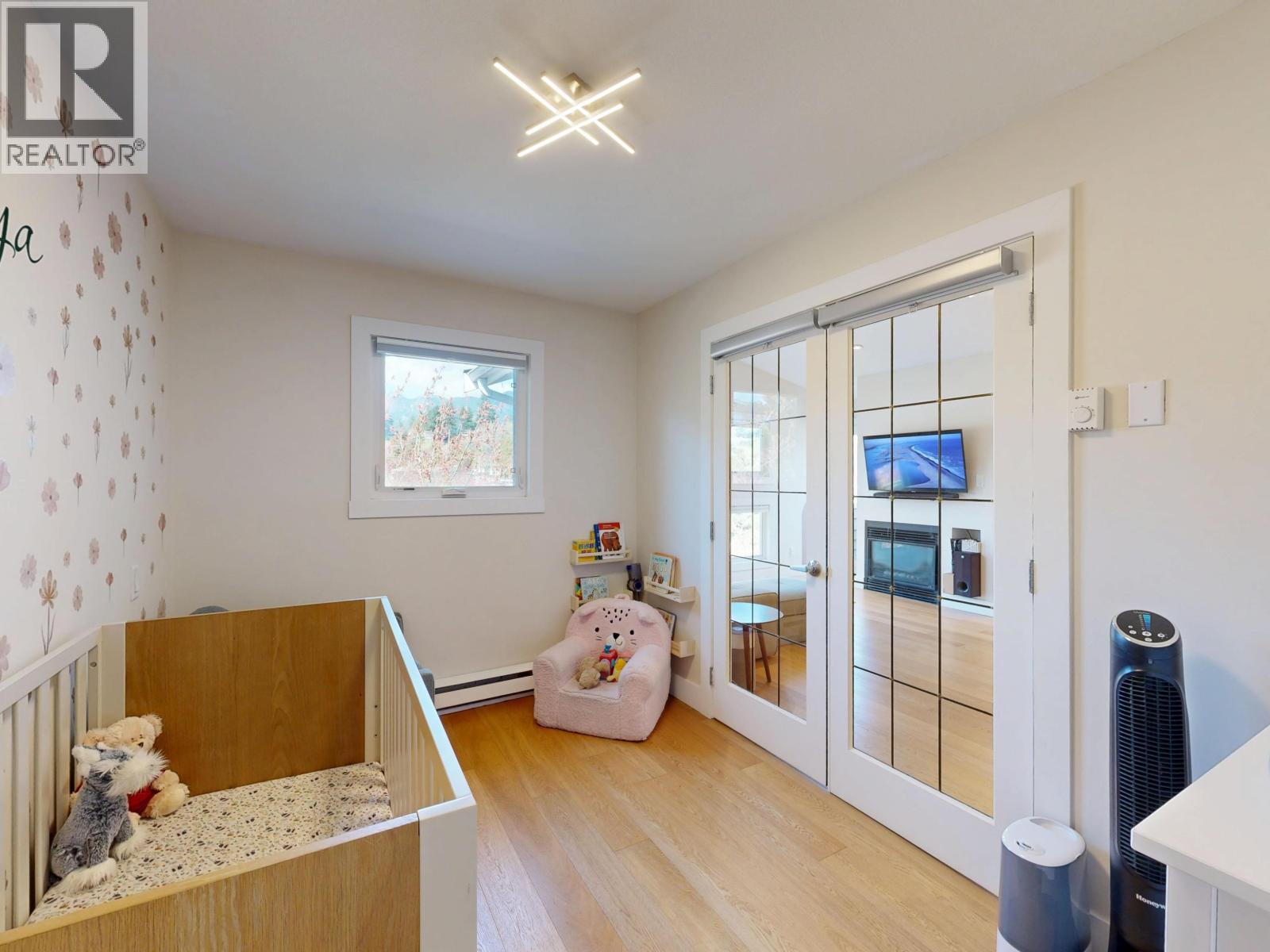 304 1528 BOWSER AVENUE, North Vancouver