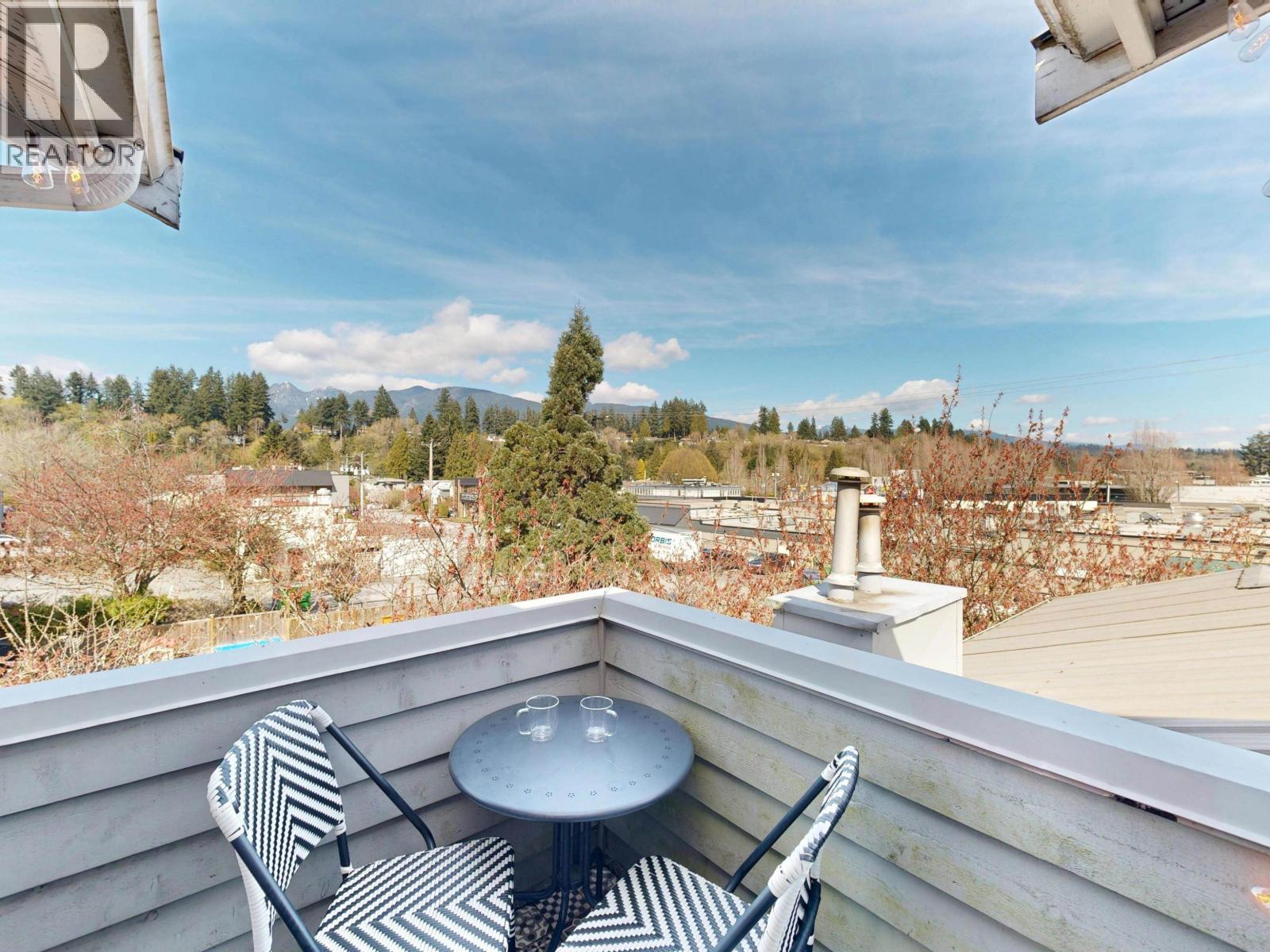 304 1528 BOWSER AVENUE, North Vancouver