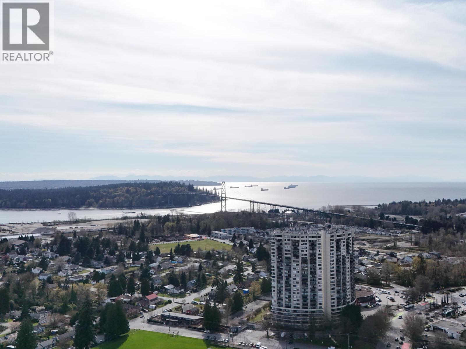 304 1528 BOWSER AVENUE, North Vancouver