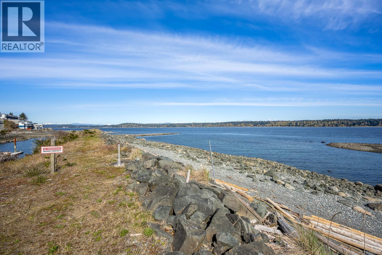 #3303 27 ISLAND HWY S - 50