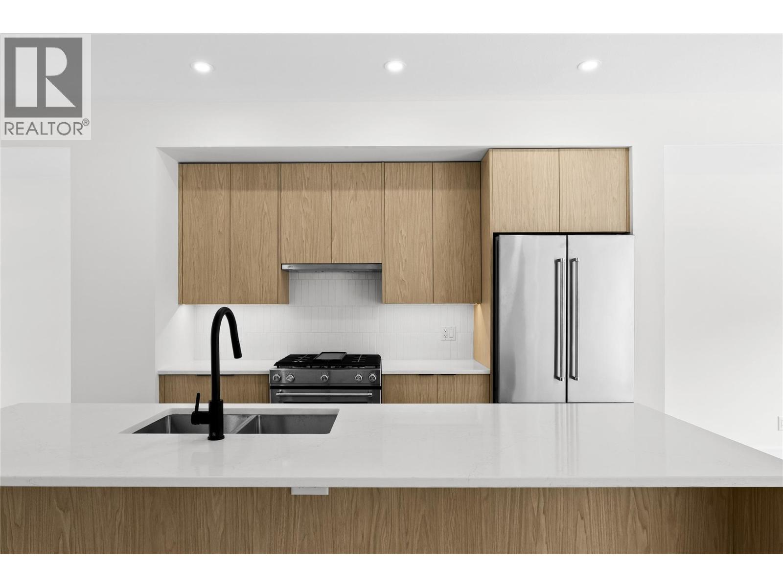 #133 1455 CARA GLEN COURT - Image 3