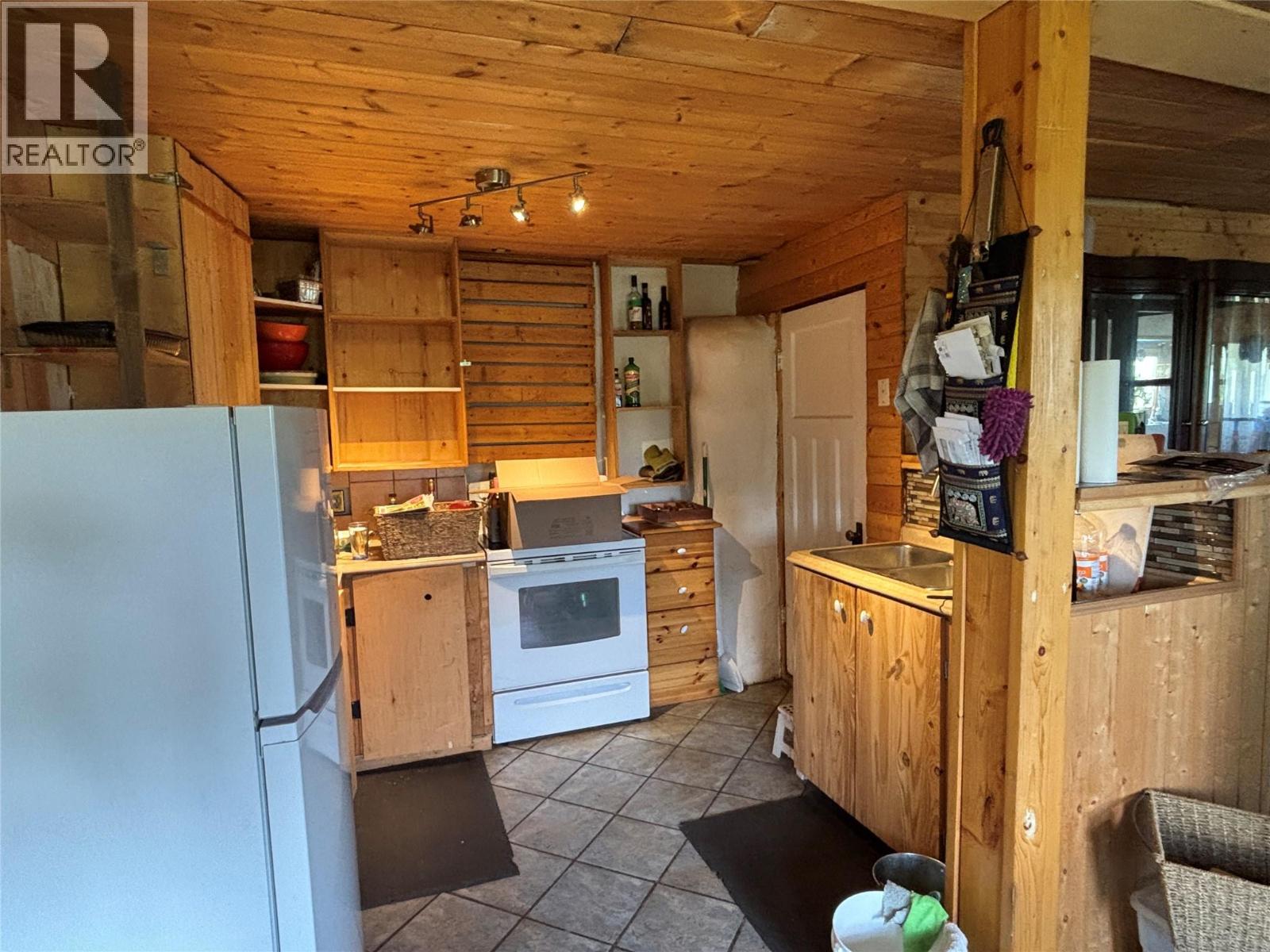 1400 Chasm Road - 9