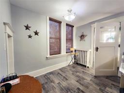 Sunroom - 578 Mountain Avenue, Neepawa, MB R0J1H0 Photo 9