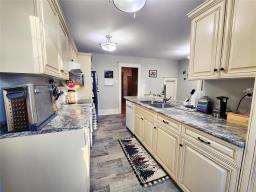 578 Mountain Avenue, Neepawa, MB R0J1H0 Photo 10