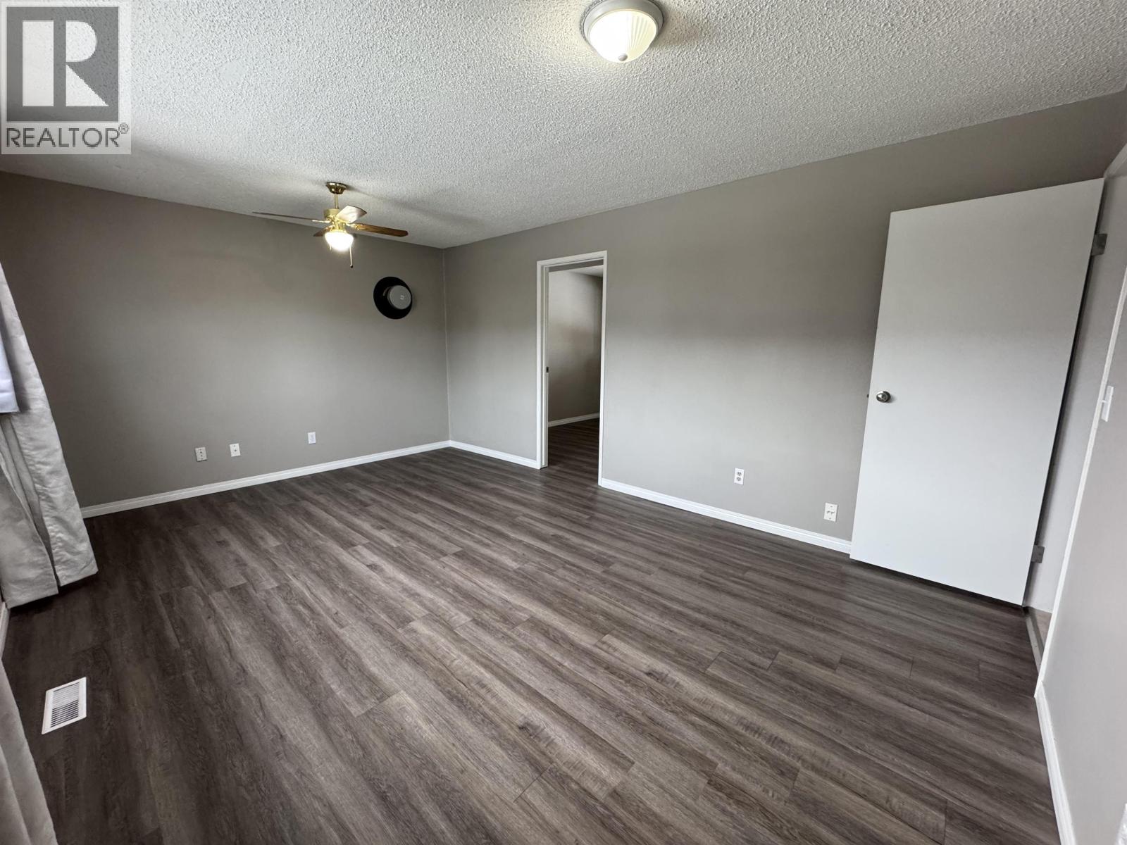 11224 92 STREET - 29