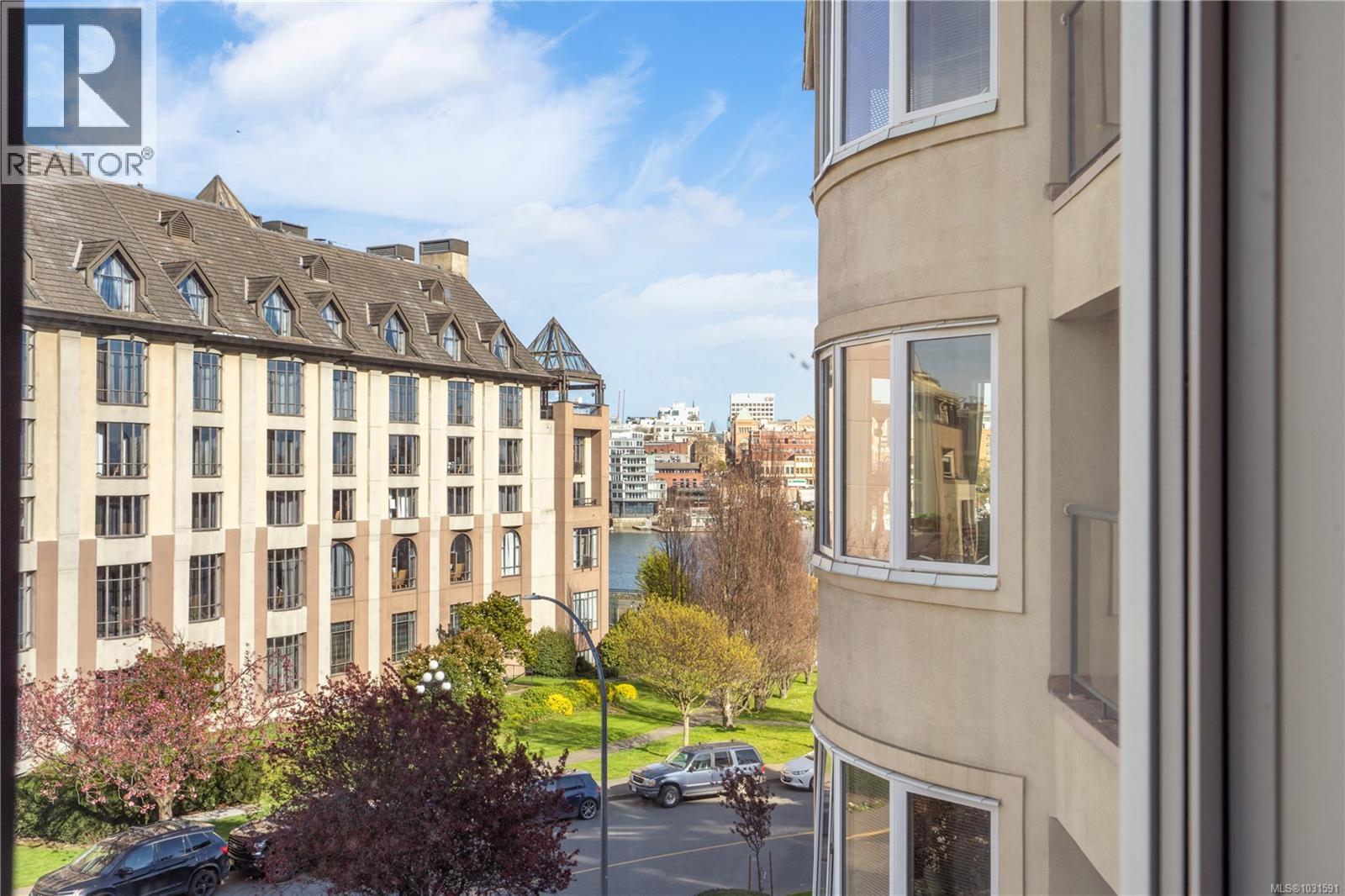 #409 50 SONGHEES RD - 33