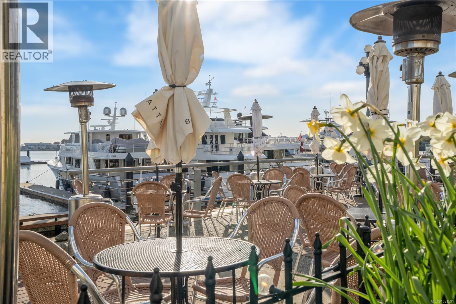 #409 50 SONGHEES RD - 41