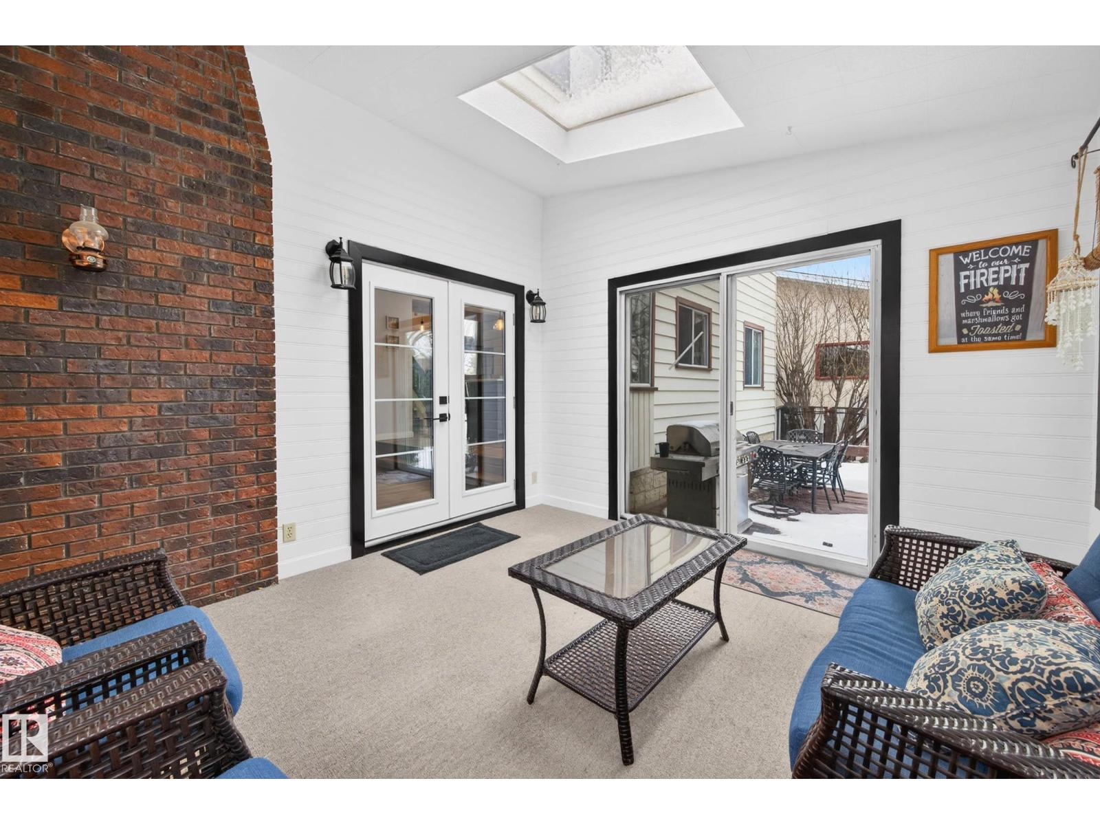 6118 37A AV NW, Edmonton