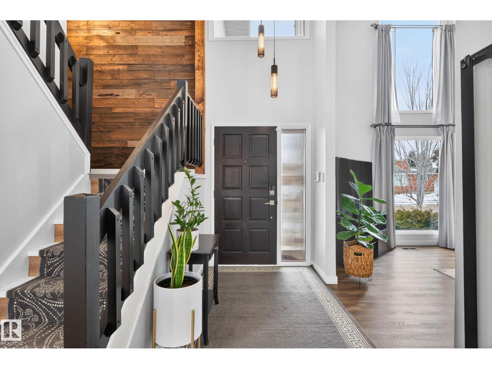 6118 37A AV NW, Edmonton