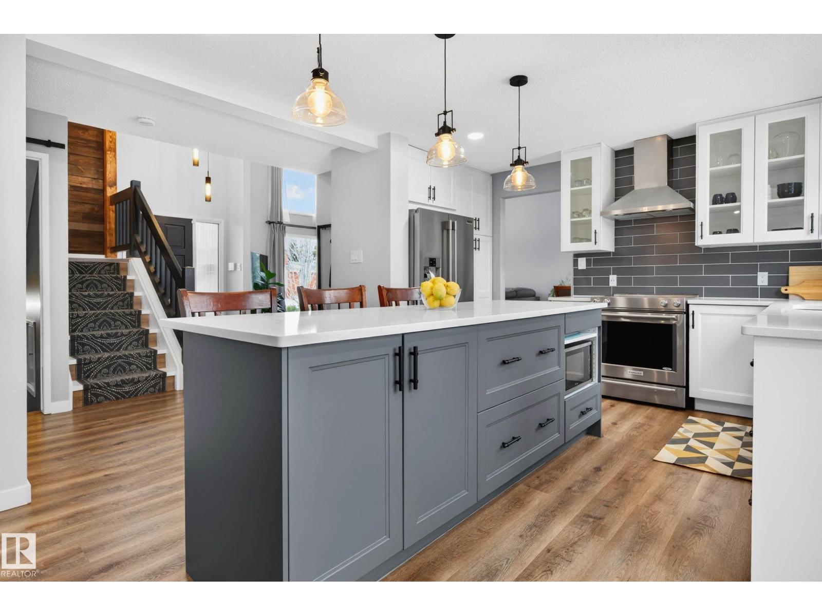 6118 37A AV NW, Edmonton