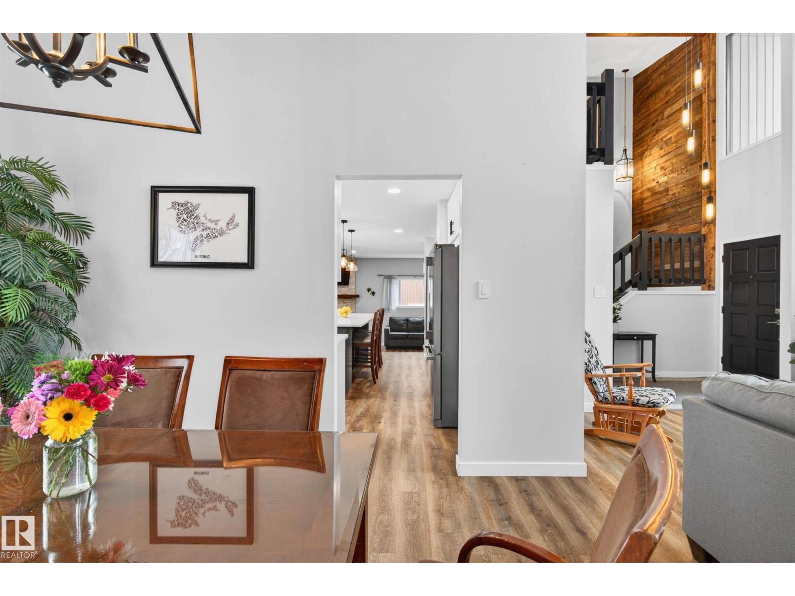 6118 37A AV NW, Edmonton