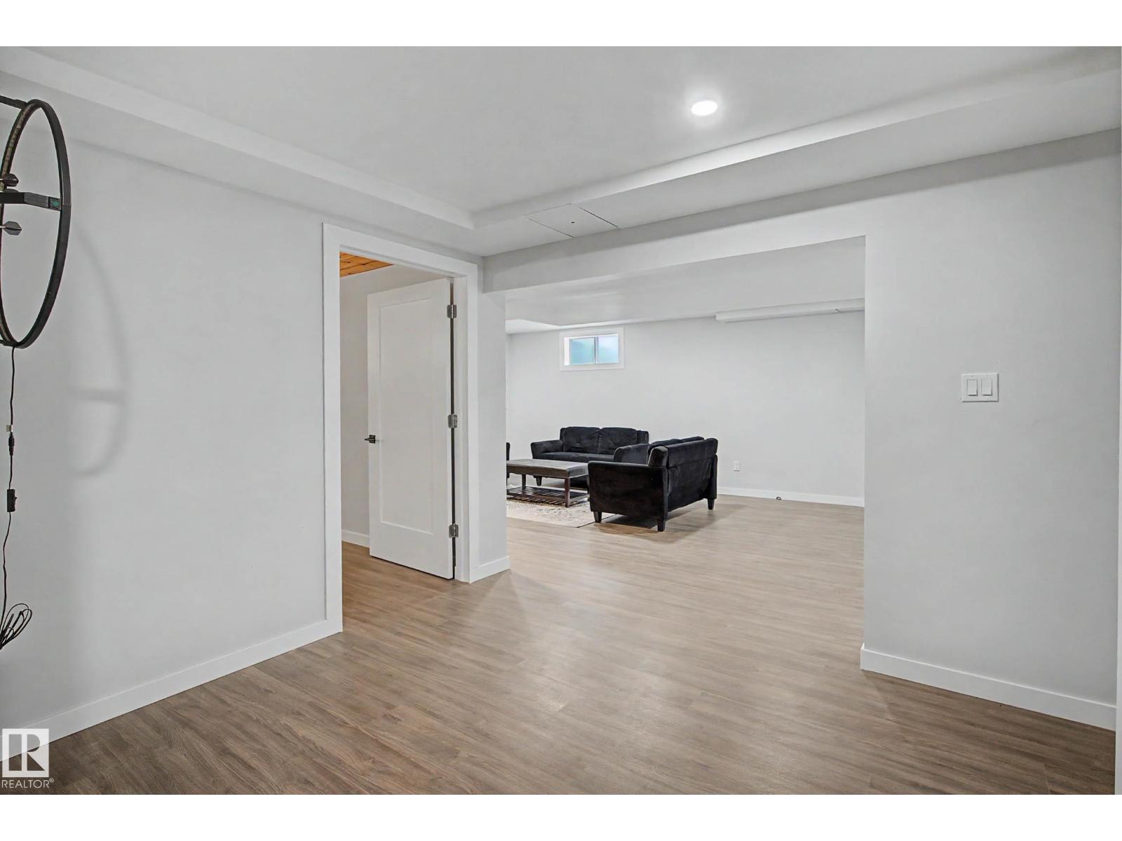 6118 37A AV NW, Edmonton