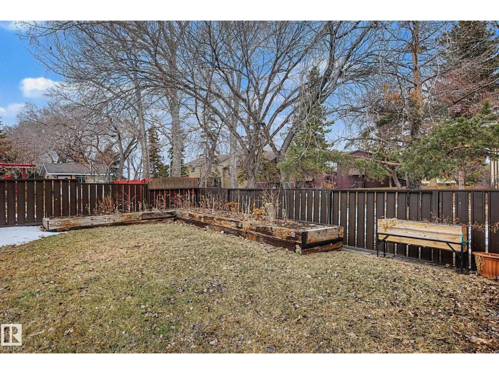 6118 37A AV NW, Edmonton