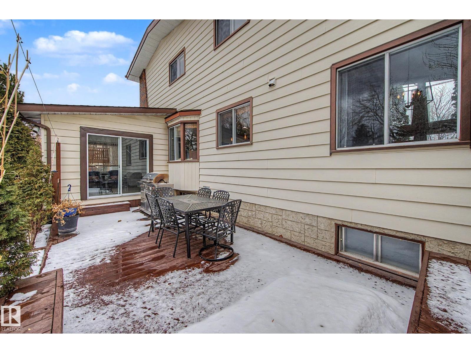 6118 37A AV NW, Edmonton