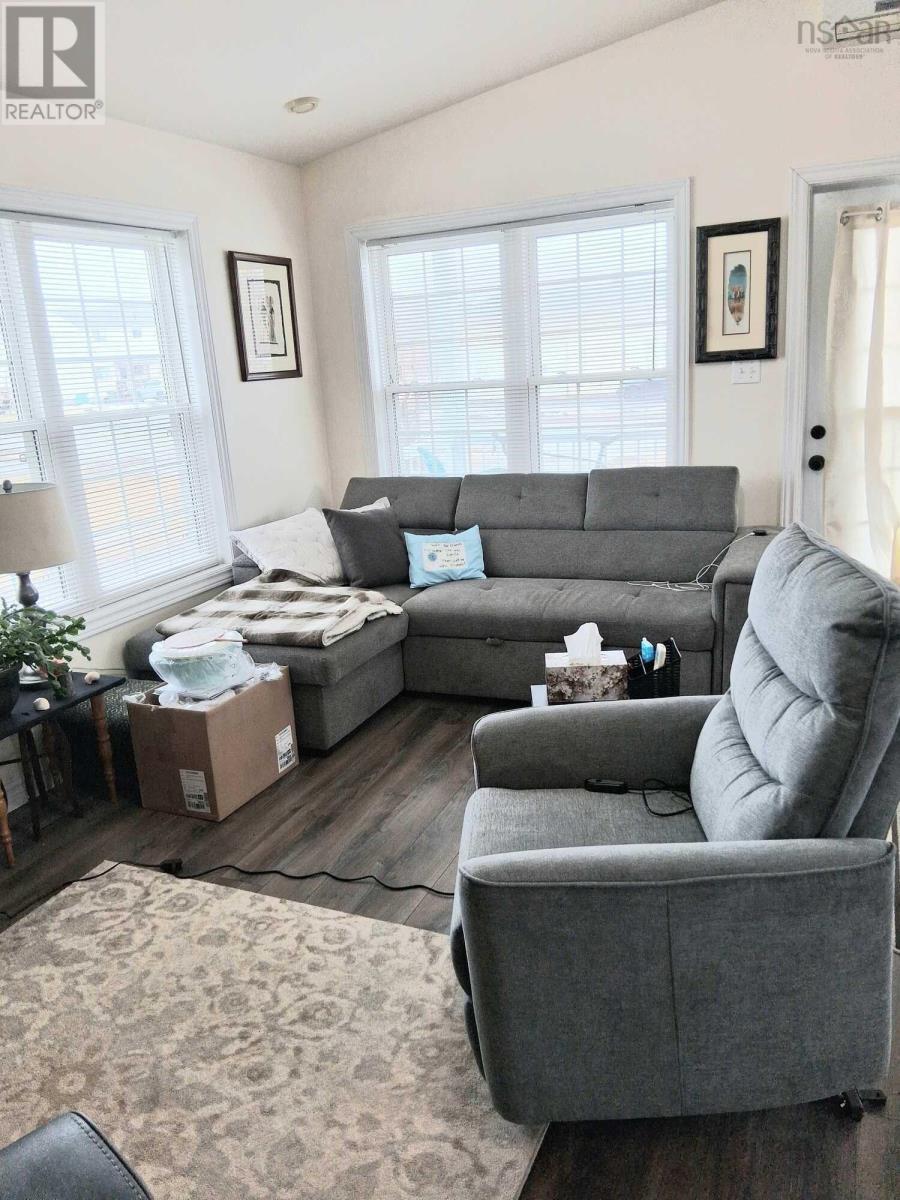 Property 5 of 14 of 101 Acadia Avenue