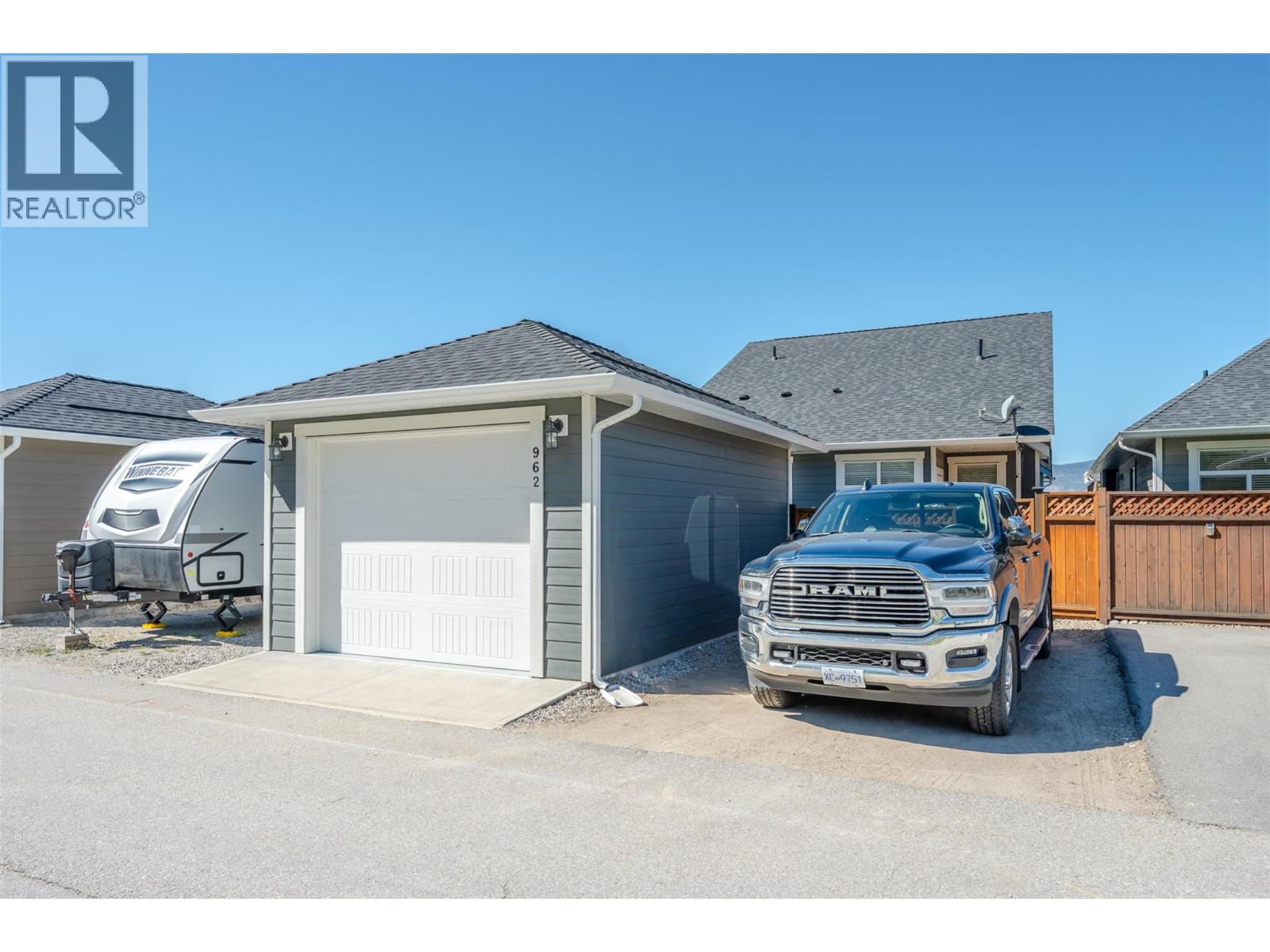  962 HOLDEN Road, Penticton