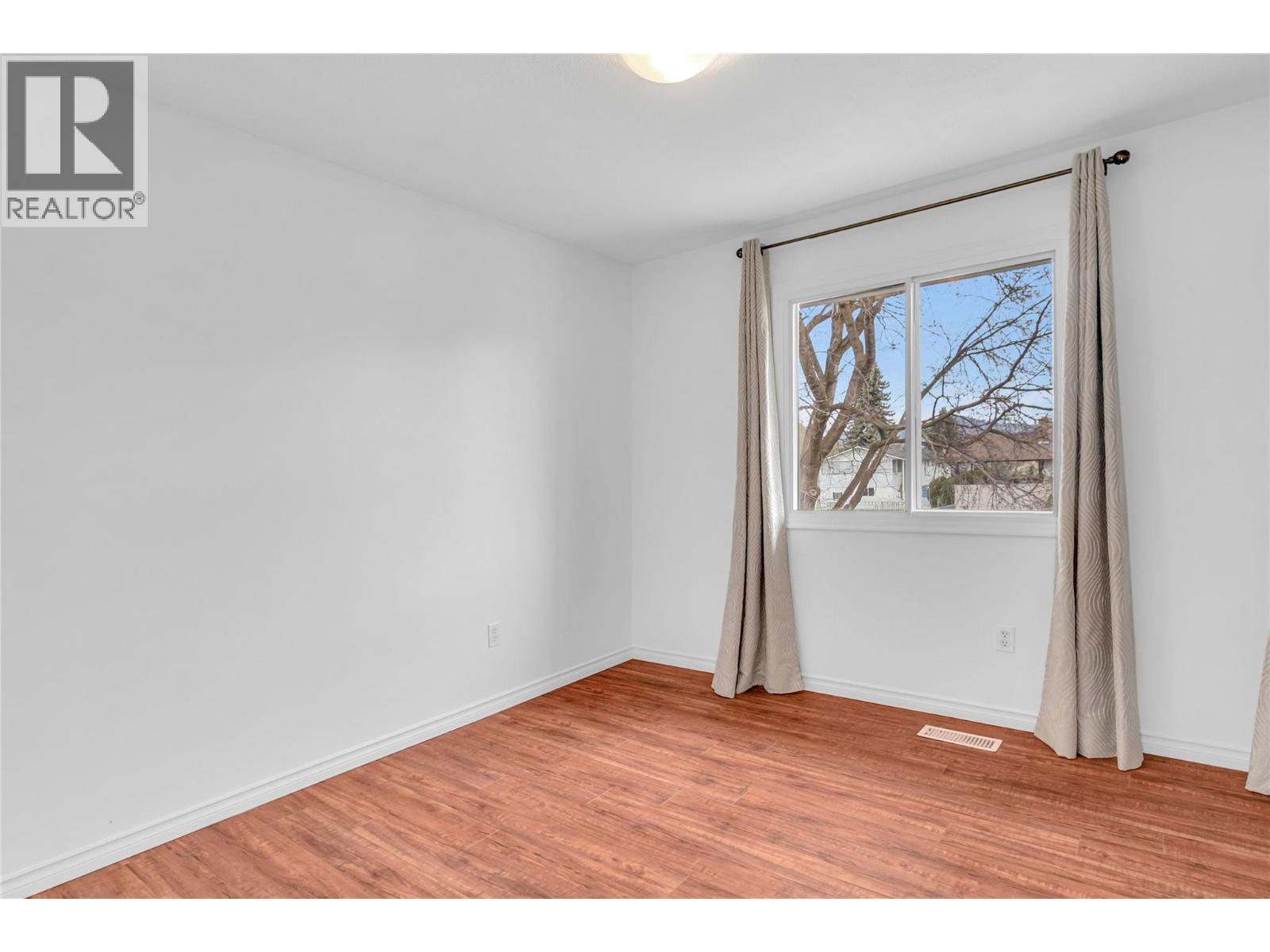 693 PARET PLACE - 23