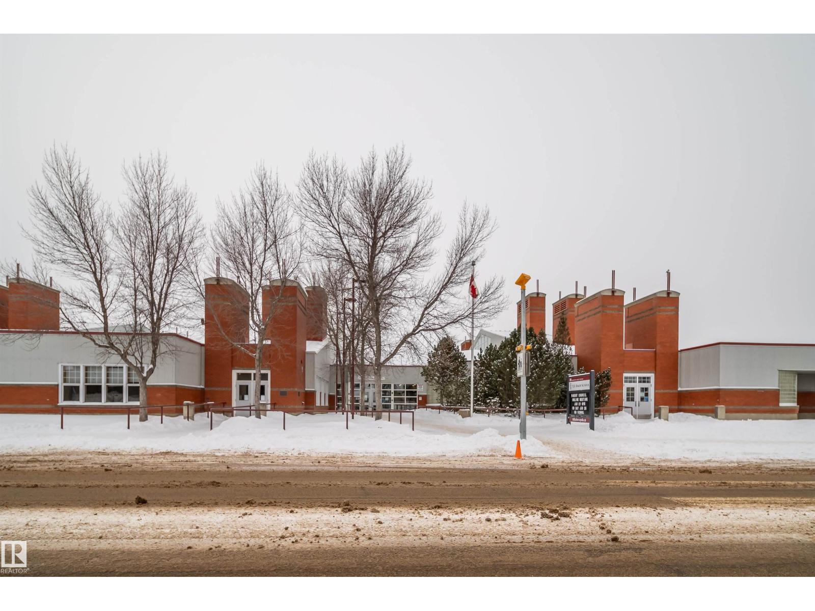 1576 MILL WOODS RD E NW, Edmonton