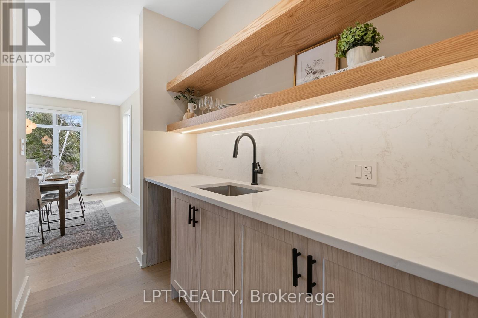 15 BRIGGS AVENUE - 9