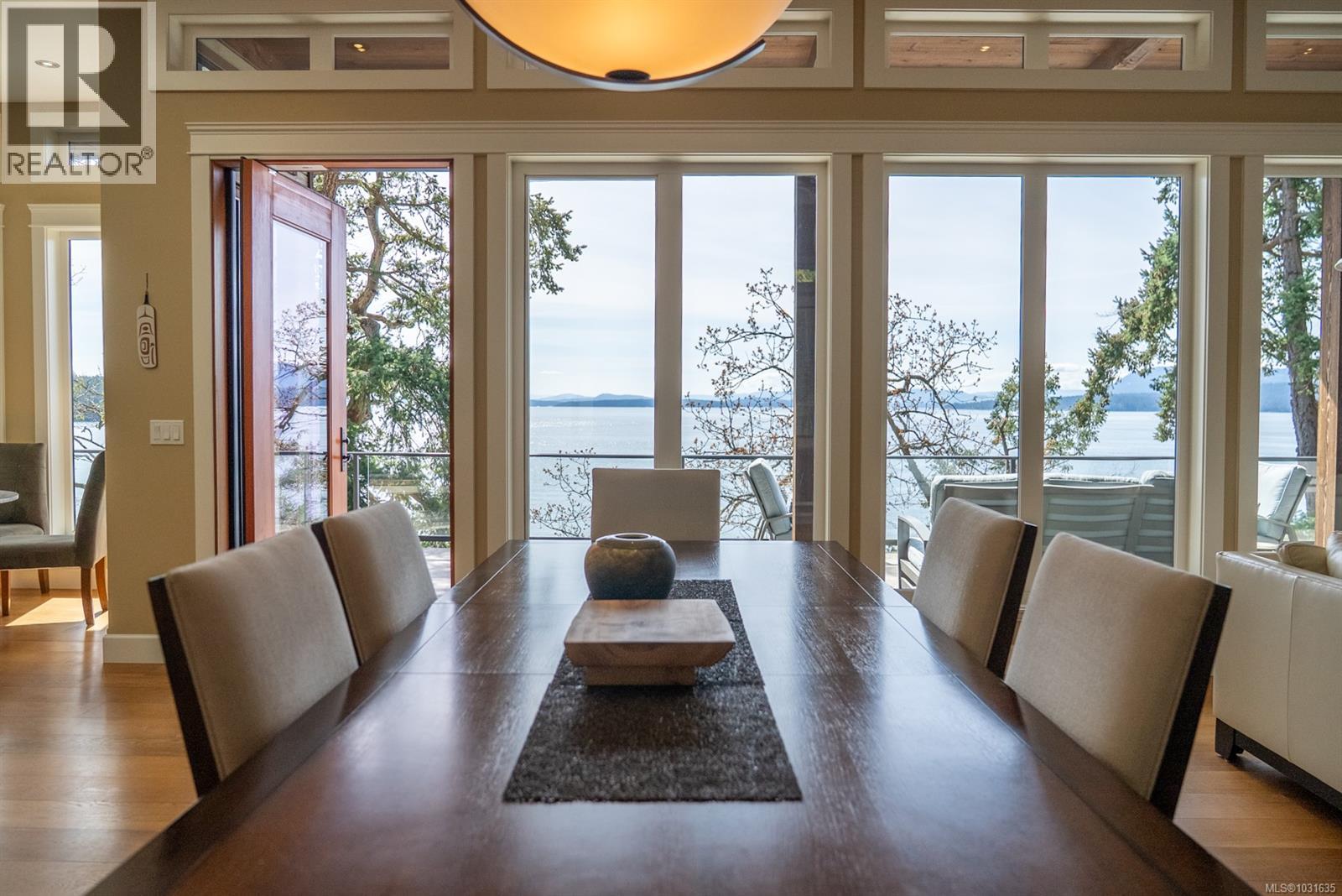  1369 Mackinnon Road, Pender Island