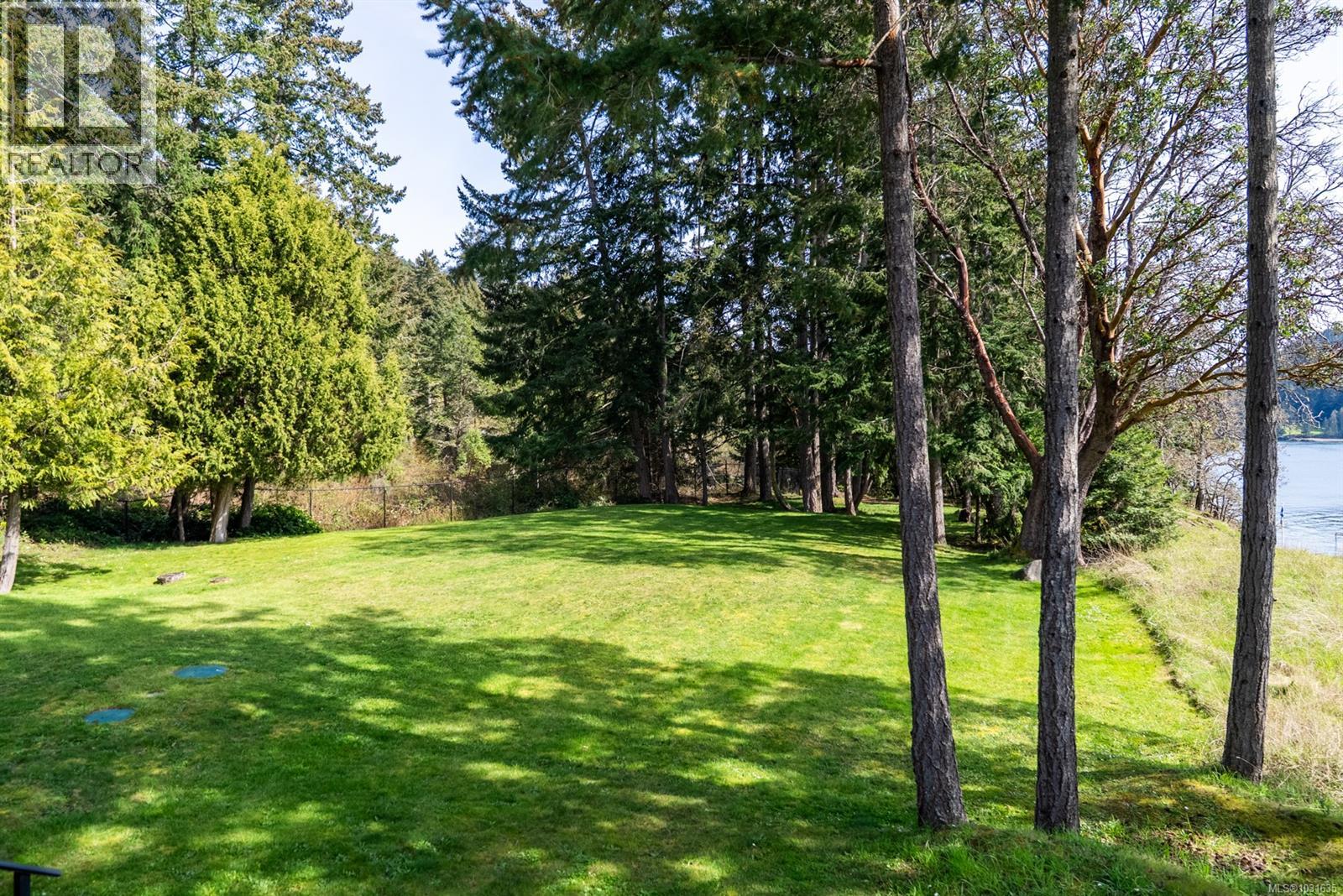  1369 Mackinnon Road, Pender Island