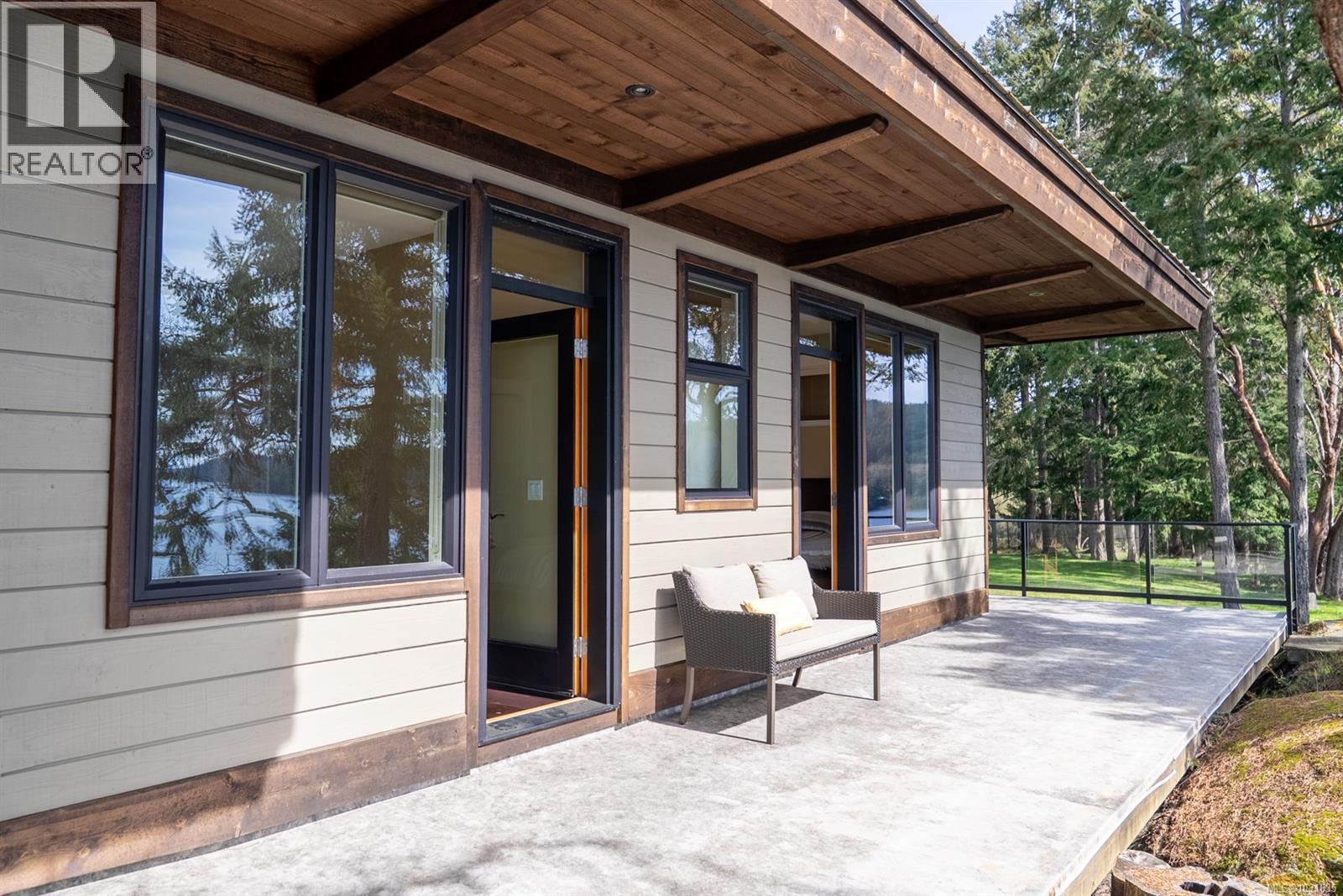  1369 Mackinnon Road, Pender Island