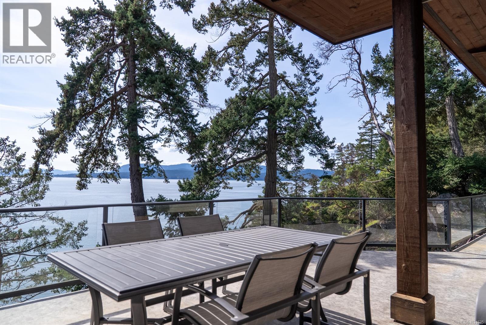  1369 Mackinnon Road, Pender Island